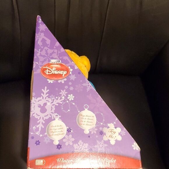 VINTAGE Winter Pooh & Piglet Musical Plush - Picture 5 of 7